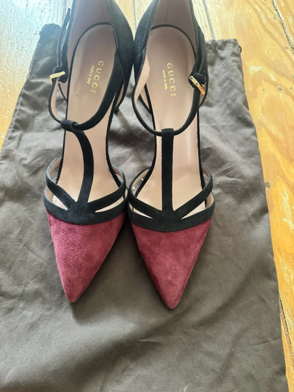 Gucci Burgundy and Black Suede Pointed T-Strap Pumps - Picture 2 of 12
